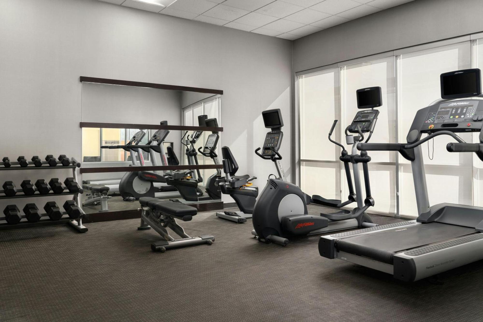 Courtyard By Marriott Fayetteville Fort Liberty - Spring Lake Buitenkant foto