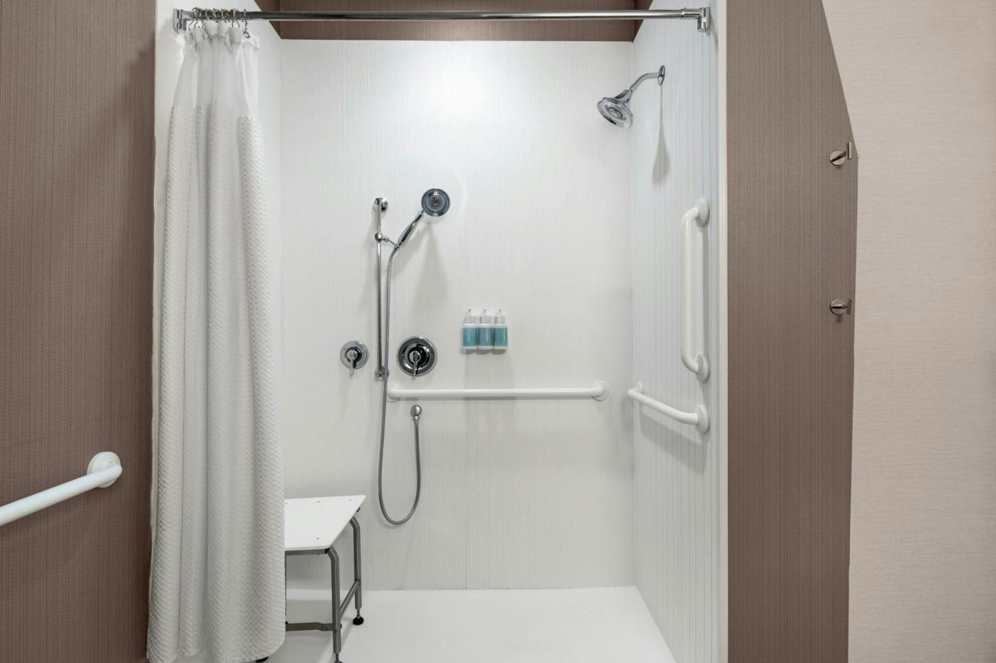 Courtyard By Marriott Fayetteville Fort Liberty - Spring Lake Buitenkant foto