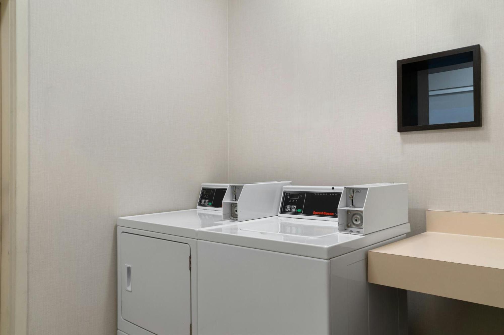 Courtyard By Marriott Fayetteville Fort Liberty - Spring Lake Buitenkant foto