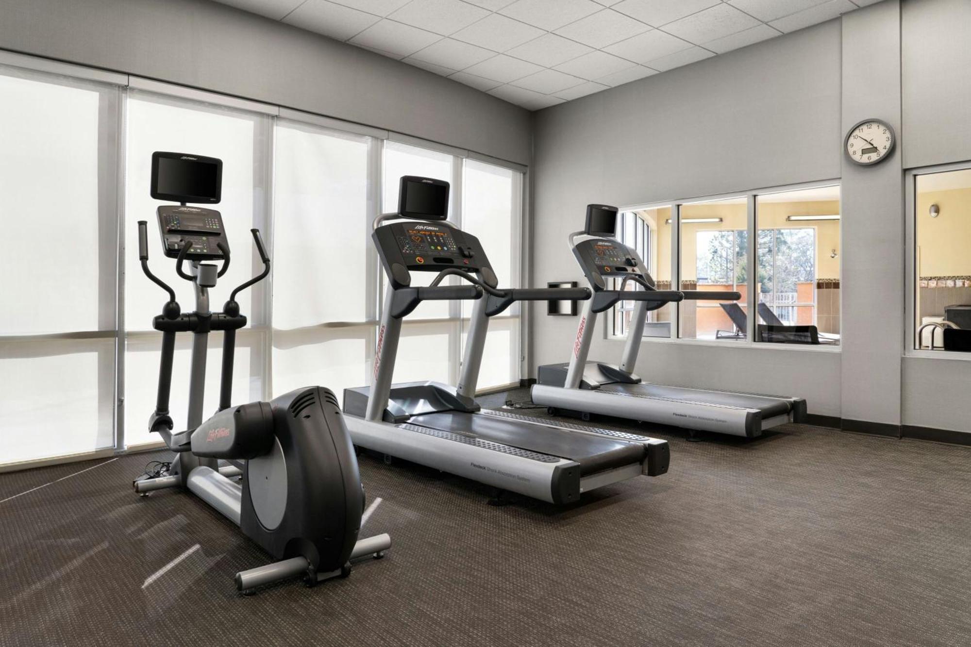 Courtyard By Marriott Fayetteville Fort Liberty - Spring Lake Buitenkant foto