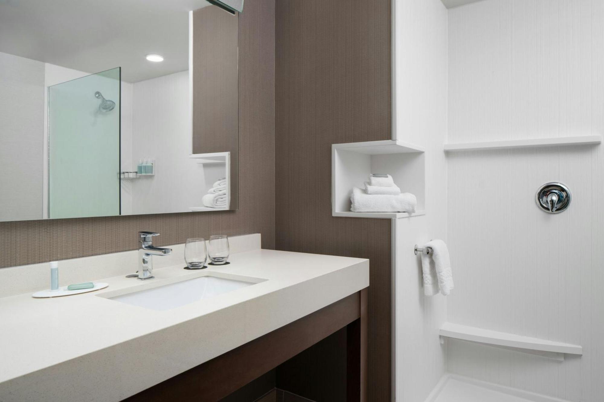 Courtyard By Marriott Fayetteville Fort Liberty - Spring Lake Buitenkant foto