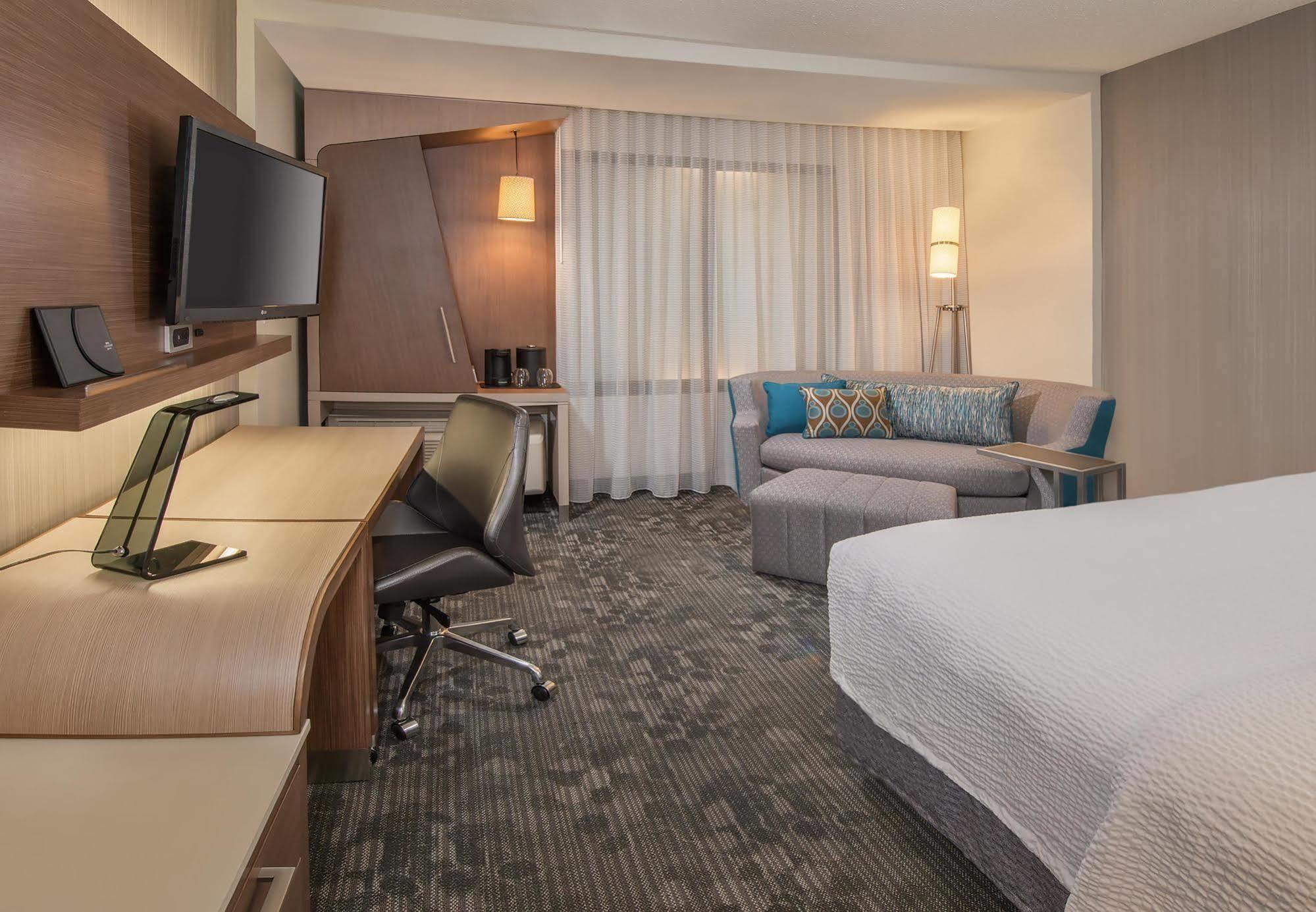 Courtyard By Marriott Fayetteville Fort Liberty - Spring Lake Buitenkant foto